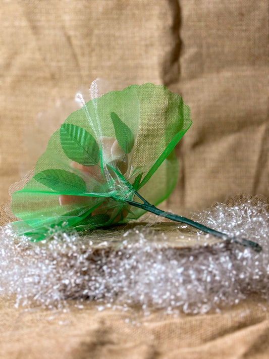 Bouquet di Rose in Cera – Eleganza e Romanticismo