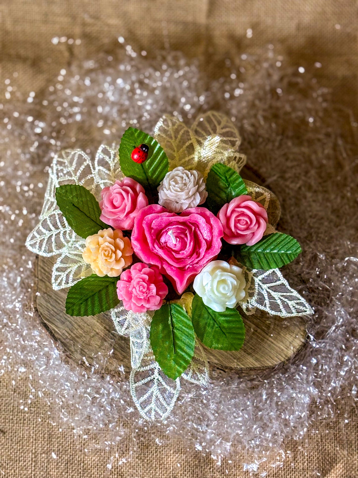 Composizione Floreale in Cera – Eleganza e Raffinatezza